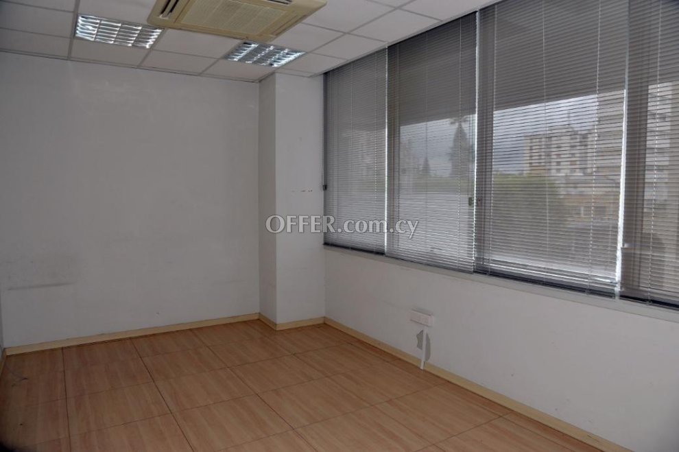Office for rent in Trypiotis Nicosia - 4