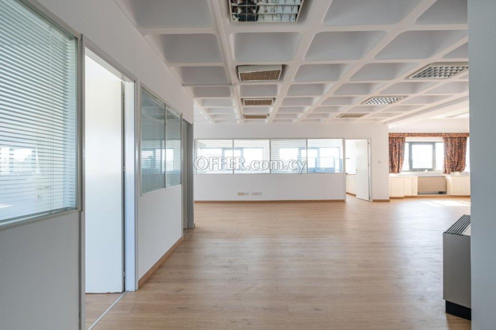 Office for rent in Nicosia city center 5th floor - 4