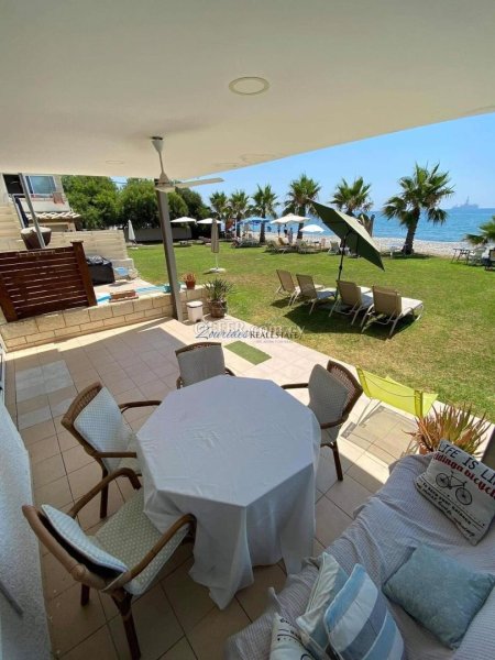 Sea Front Apartment in Larnaca - 2