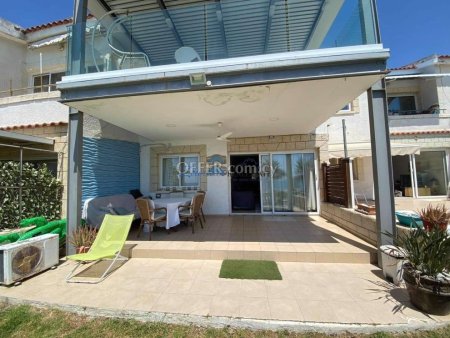 Sea Front Apartment in Larnaca - 11