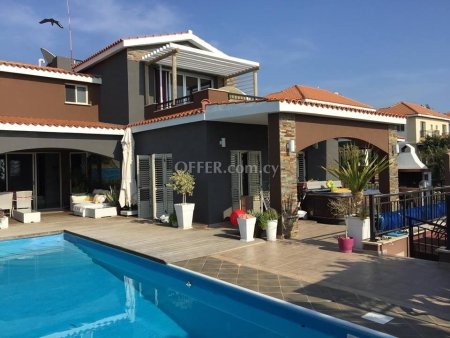 House (Detached) in Sea Caves Pegeia, Paphos for Sale