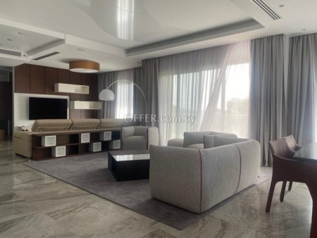 Apartment (Penthouse) in Papas Area, Limassol for Sale