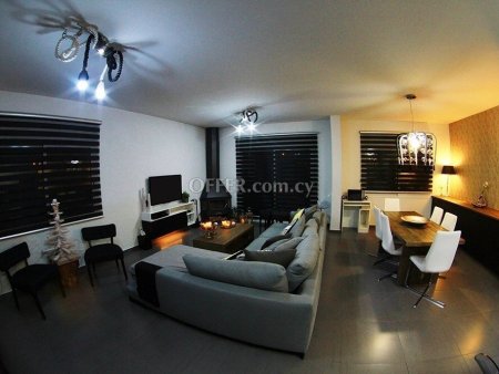 Apartment (Penthouse) in Mesa Geitonia, Limassol for Sale - 1