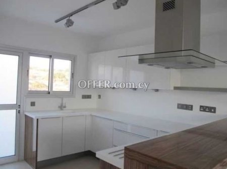 Apartment (Penthouse) in Germasoyia, Limassol for Sale