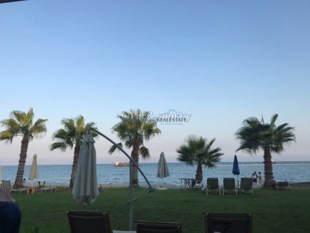 Sea Front Apartment in Larnaca