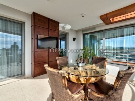Apartment (Penthouse) in Molos Area, Limassol for Sale - 2