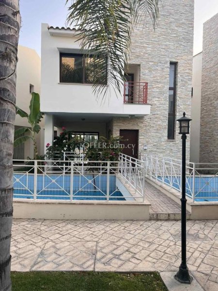 House (Maisonette) in Germasoyia Tourist Area, Limassol for Sale - 8
