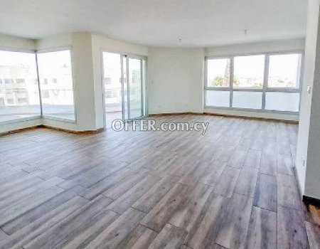 SPS 709 / 3 Bedroom penthouse apartment in Larnaca city center – For sale