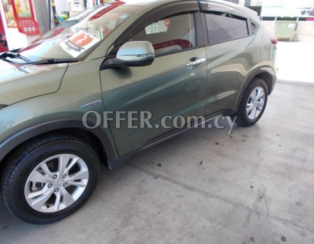 2020 Honda VEZEL 1.5L Hybrid Automatic SUV - 6
