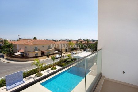 Apartment (Penthouse) in Papas Area, Limassol for Sale - 3