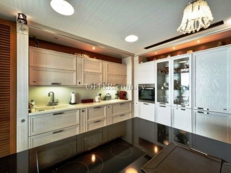 Apartment (Penthouse) in Molos Area, Limassol for Sale - 8