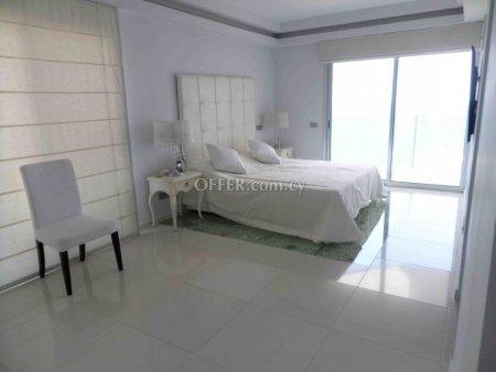 Apartment (Penthouse) in Germasoyia Tourist Area, Limassol for Sale - 2
