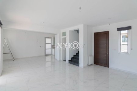 3 bedroom detached house - 3