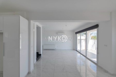 3 bedroom detached house - 5