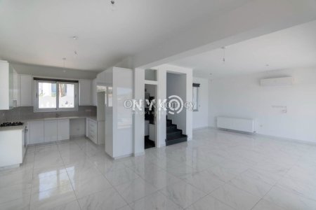 3 bedroom detached house - 7