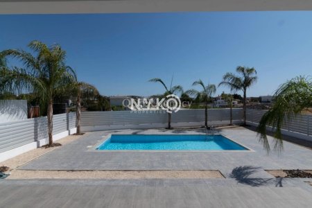 3 bedroom detached house - 8