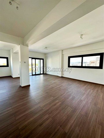 Very Spacious Fully Renovated 3 Bedroom Apartment  Next To Wargaming,  - 6