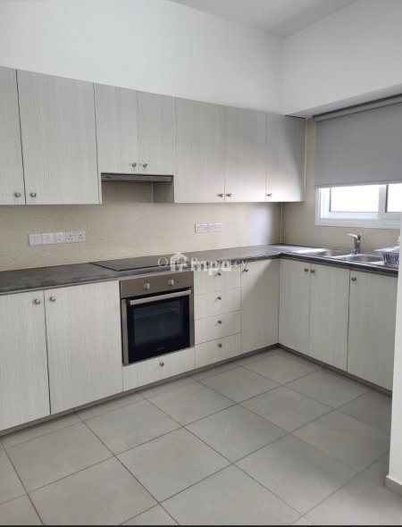 Wholefloor Three Bedroom Apartment in Pallouriotissa For Rent - 4