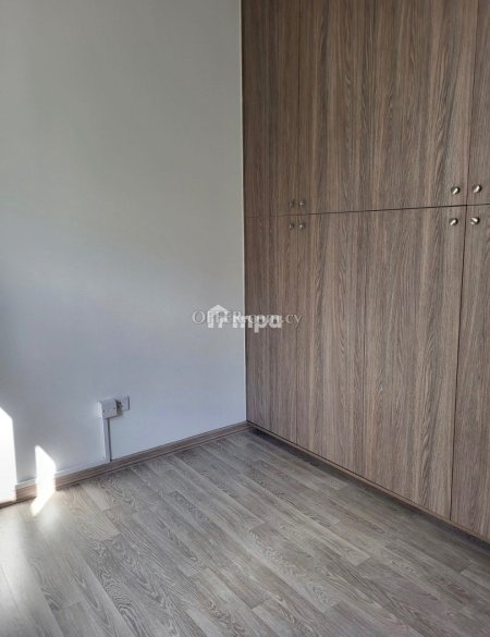 Wholefloor Three Bedroom Apartment in Pallouriotissa For Rent - 7