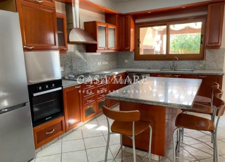 Semi-detached 5 bedroom house in Strovolos - 1