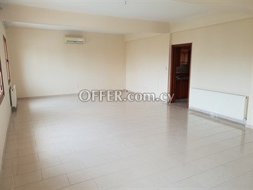 Spacious And Bright 4 Bedroom Upper House  In Egkomi, Nicosia - 6