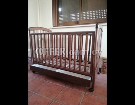 Πωλείται παιδικό κρεβάτι με στρωμα