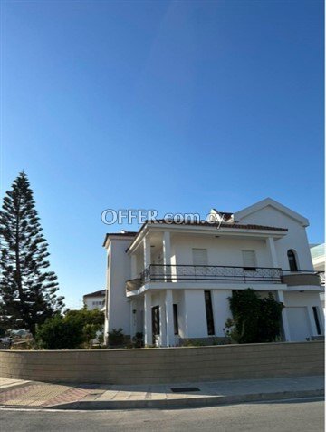 Three - Story 4 Bedroom House  In Larnaka - With Walking Distance To T
