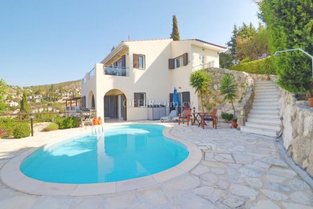 4 bedroom villa for sale in kamares