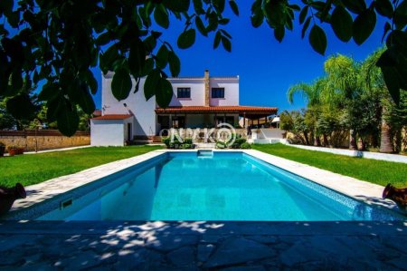 3 bedroom detached house furnished