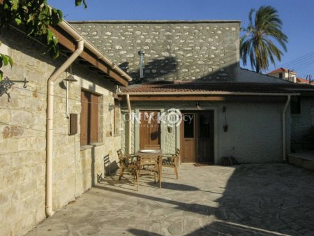 2 bedroom detached bungalow