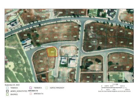 Plot of 542m2 in Carolina park