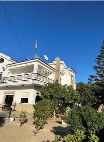 Three - Story 4 Bedroom House  In Larnaka - With Walking Distance To T - 3