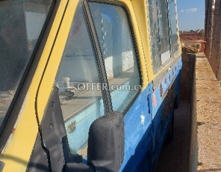 1987 Ford 2.4L Diesel Manual