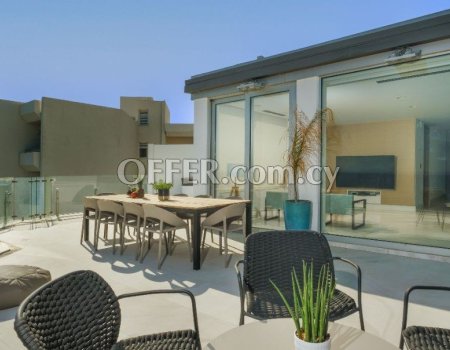 Beachfront 4 Bedroom Penthouse with Panoramic Sea View in Tourist Area - 7