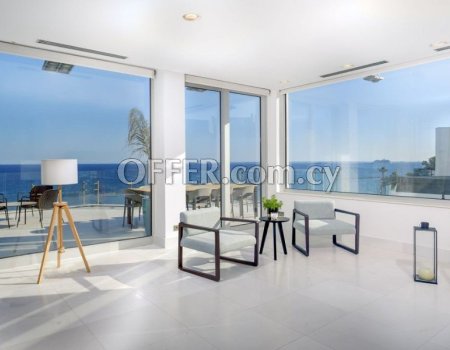 Beachfront 4 Bedroom Penthouse with Panoramic Sea View in Tourist Area