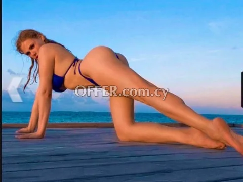 Larissa Luxx prostate massage - Photo 2