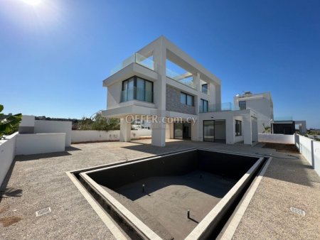 Luxury Villa in Pernera