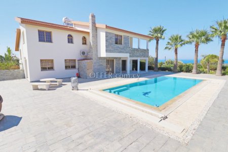 5 bedroom villa with a study for sale in Peyia