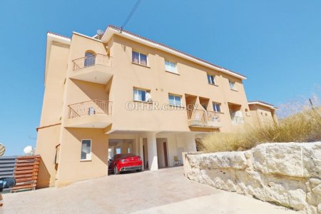 2 bedroom townhouse in Peyia for sale