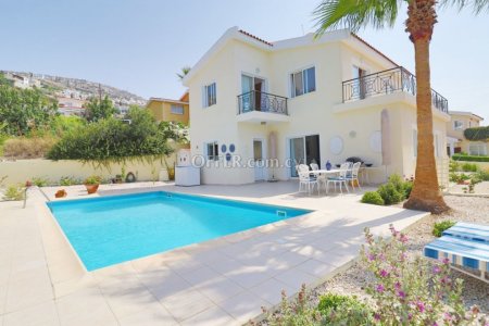 3 bedroom villa for sale in Peyia