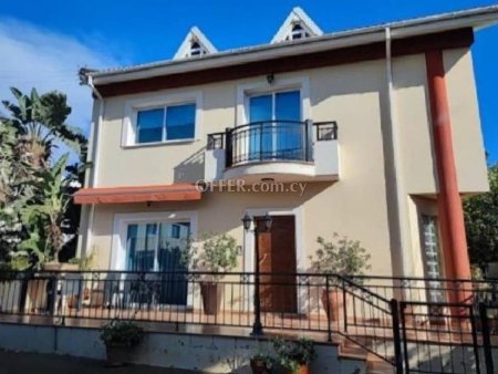 House (Detached) in Mesa Geitonia, Limassol for Sale