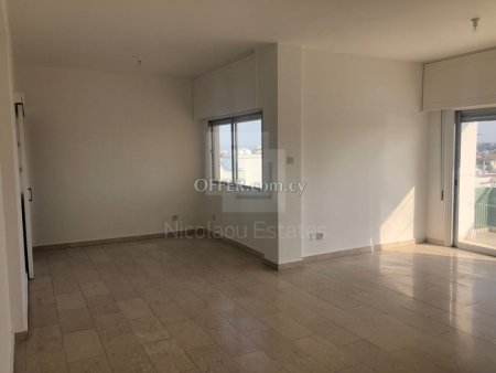 Three bedroom penthouse in Stovolos for rent near Alpha Mega Acropolis