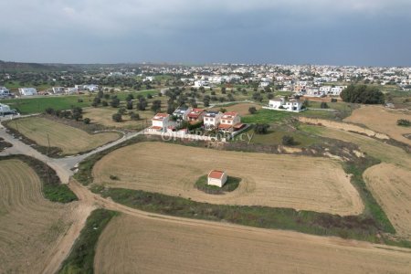Residential field in Tseri Nicosia - 2