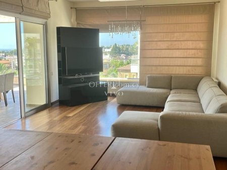 THREE BEDROOMS TOP FLOOR APARTMENT WITH SEA AND PANORAMIC VIEWS