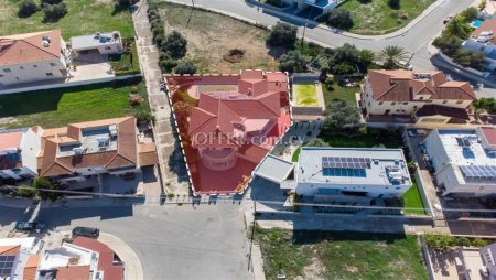 For Sale €495,000 House 5 bedrooms Latsia (Lakkia) Nicosia - 2