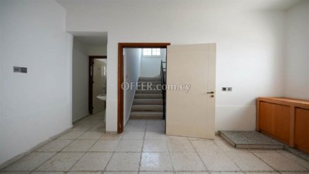 New For Sale €350,000 Maisonette 5 bedrooms, Semi-detached Pallouriotissa Nicosia - 5