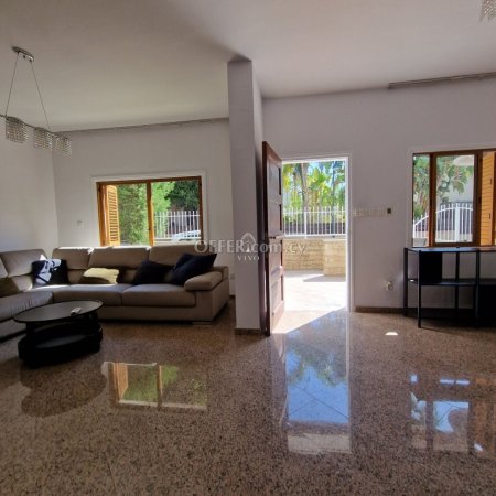 4+ 1  BEDROOM HOUSE FOR RENT JUST A 1 MINUTE WALK TO THE BEACH - 1