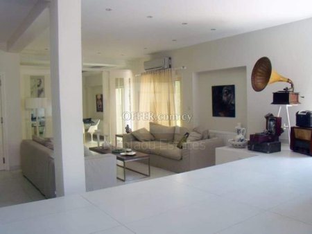 Luxury 3 plus 1 bedrooms re sale villa in the Petrou Pavlou area Limassol - 6