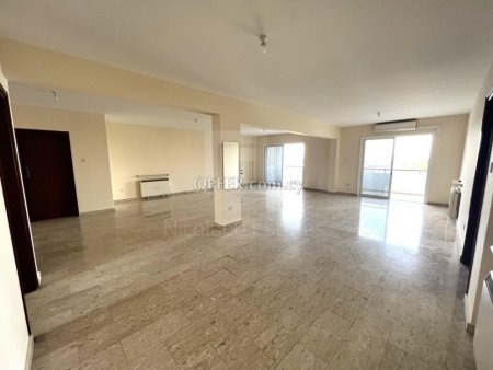 Huge 3 bedroom apartment to rent in latsia - 1