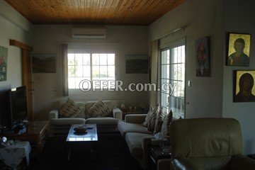 3 Bedroom Ground Floor House  In Strovolos Close To Stavrou, Nicosia - 3